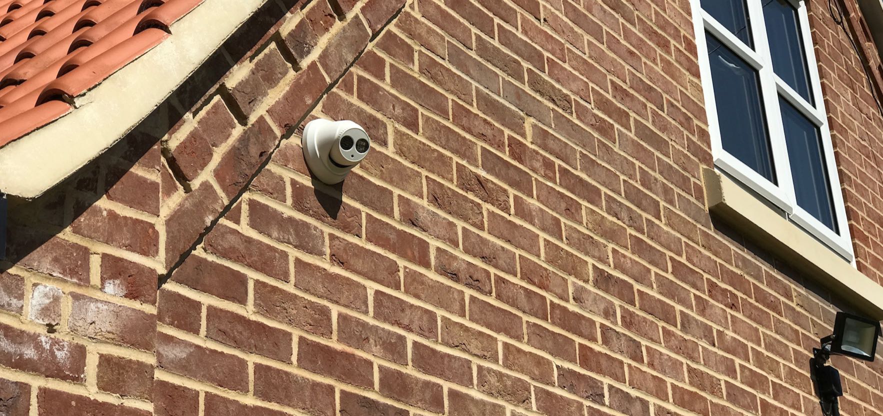 Comparison between Wired & Wireless Security Systems